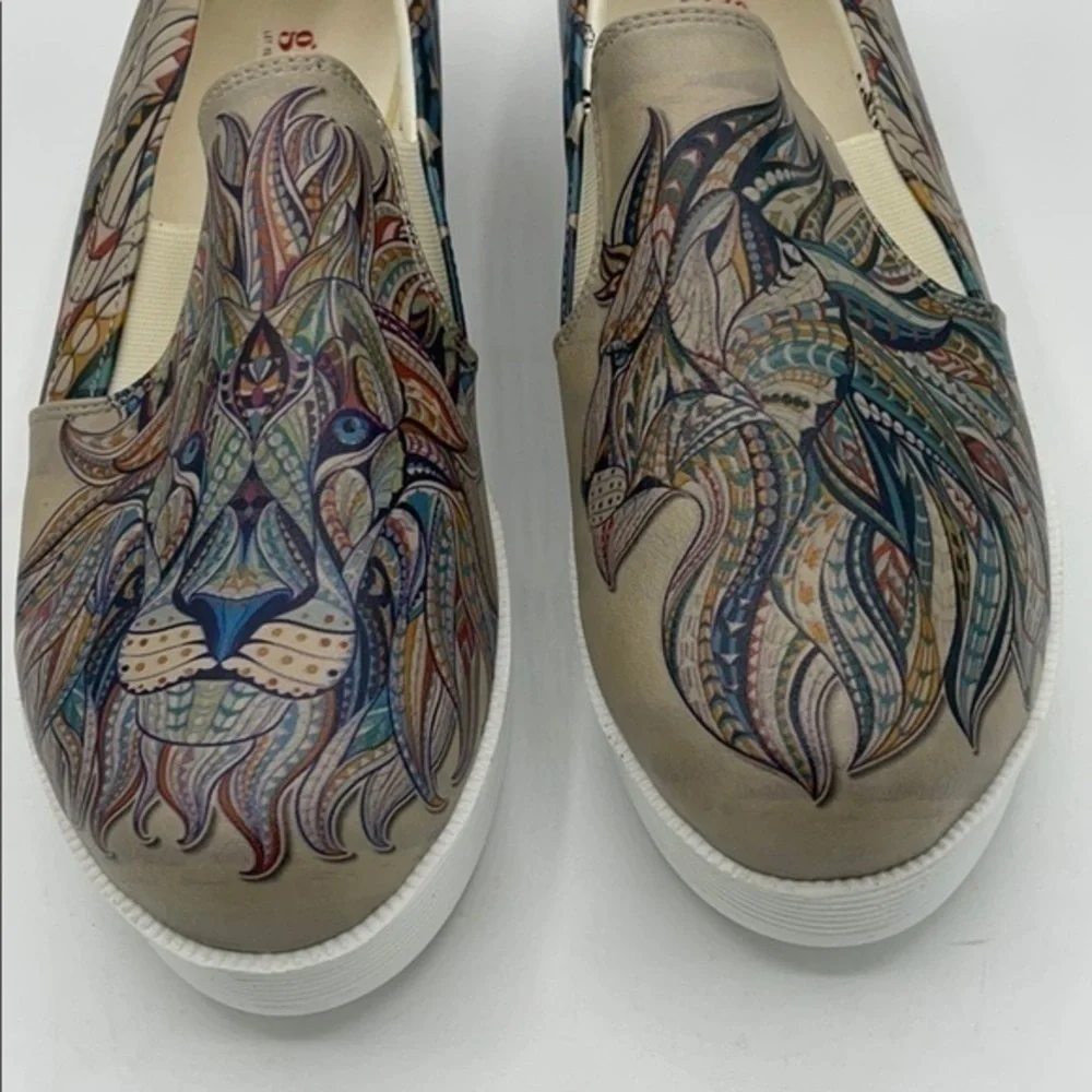 GOBY Blue Feather Lion Slip-On Sneakers
